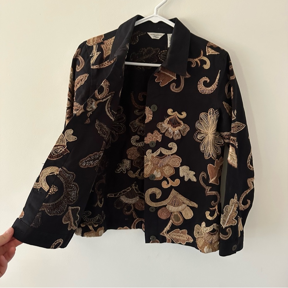 Laura Ashley | Vintage Black Embroidered Jacket (bins2)